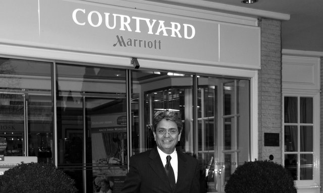 Ravindra K. Ahuja, General Manager Courtyard by Marriott Hamburg Airport Hotel ©Hotel