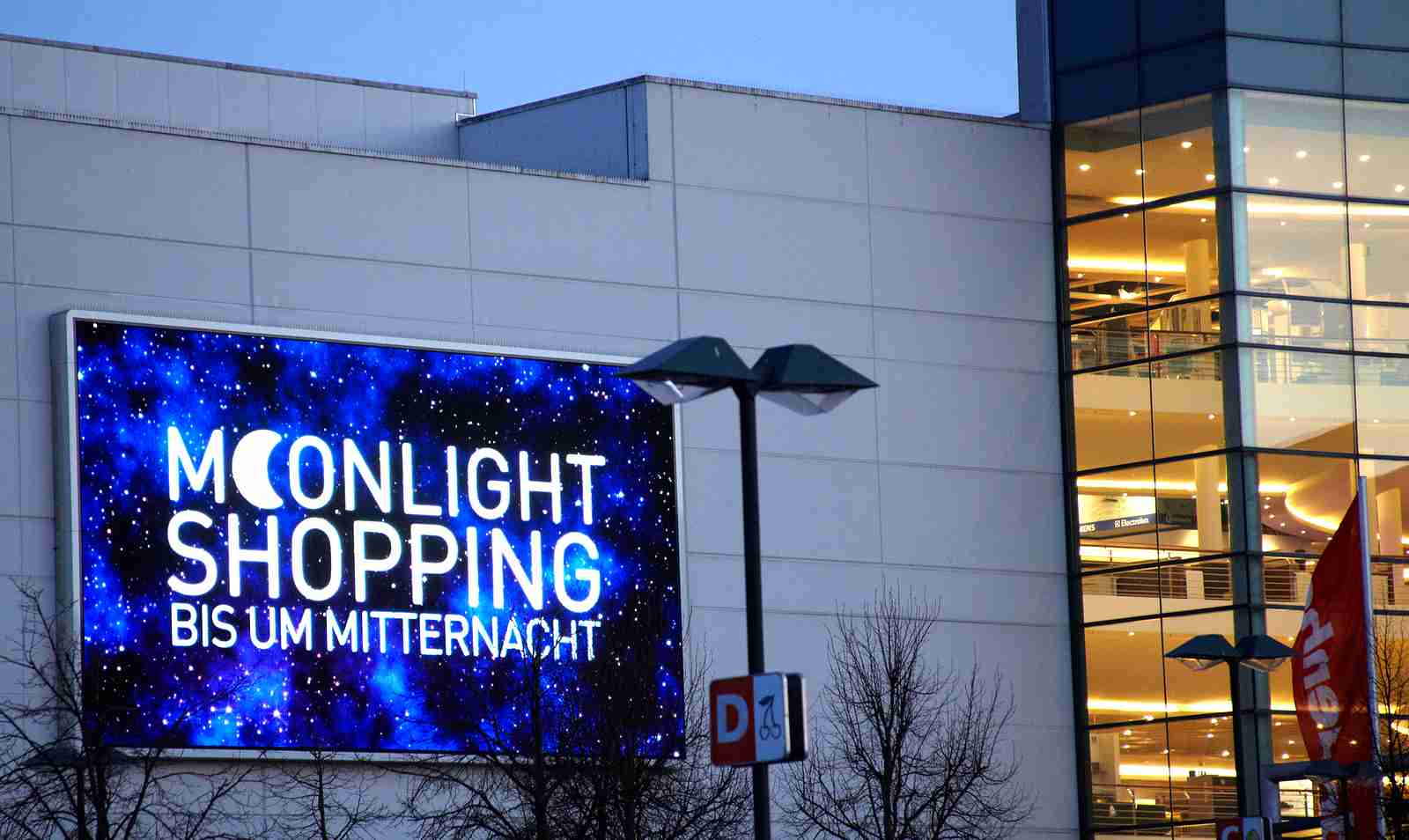 dodenhof Kaltenkirchen Moonlight-Shopping Foto: Händer