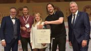 Preisverleihung für Ratsherrn beim European Beerstar 2019 Gruppenfoto mit Urkunde
