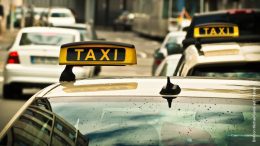 Taxis im Straßenverkehr, Symbolbild