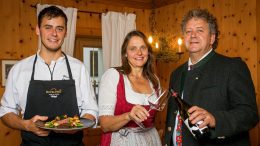 Restaurant Postamt: Gruppento der Hotelliersfamilie Obwegeser in Tirol