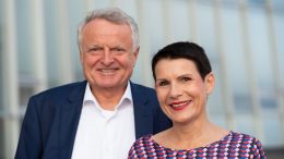 Die Hotelberater Ute Rieger (geb. 1968) und Robert Cordes (geb. 1957) führen gemeinsam das 2013 in Kiel gegründete Beratungsunternehmen Cordes und Rieger