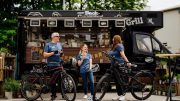 Alpenhain Foodtruck mit Radfahrern