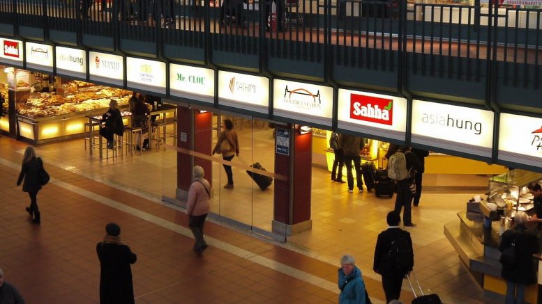 Blick auf den Food Court des Hamburger Hauptbahnhofes