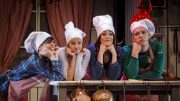 In der Weihnachtsbäcker Szenenfoto mit den vier Hauptdarstellern