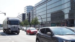 Vielbefahrene Ausfallstraße in Hamburg