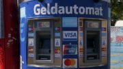 Geldautomat: 2 Automaten am Hamburger Dom