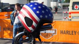 Motorradhelm im US-Flaggendesign