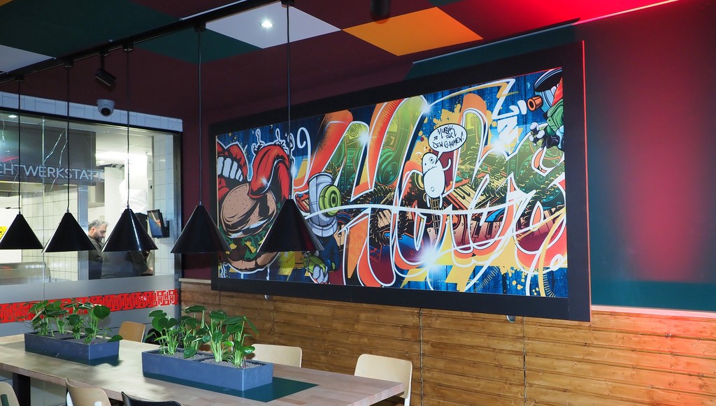 Grafitti im HOB's Hut of Burger