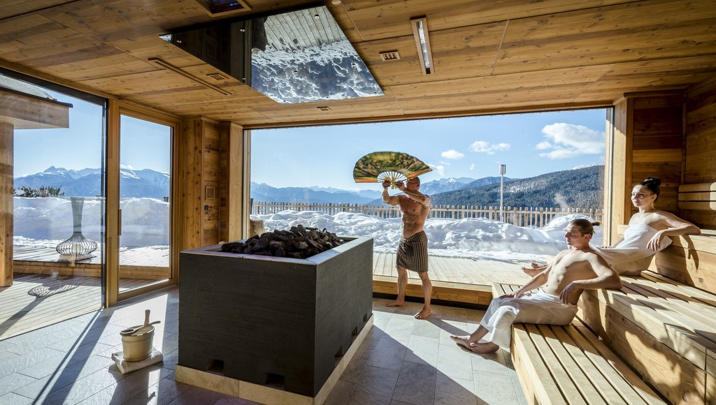 Blick in die Panorama Sauna des Mountain Sky Hotel Tratterhof